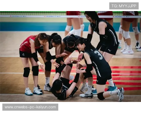 大学排球决赛：主力受伤逆转取胜