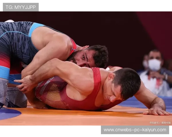 摔跤选手抱摔成功压制对方，控制全局的背后智慧