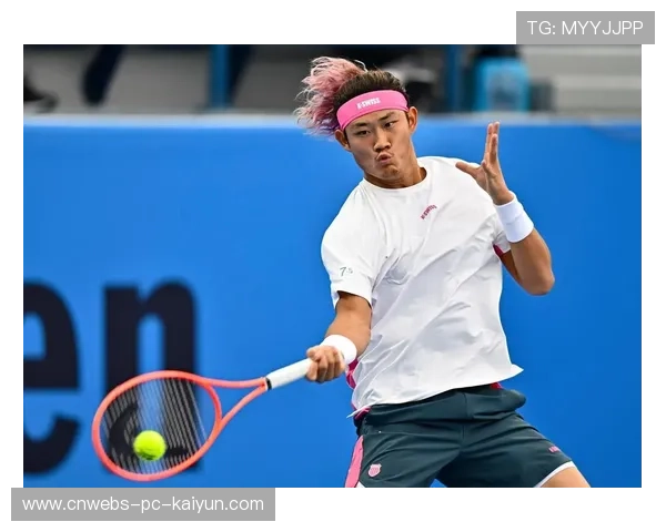 张之臻巡回赛首轮轰出15记Ace球，两盘横扫晋级